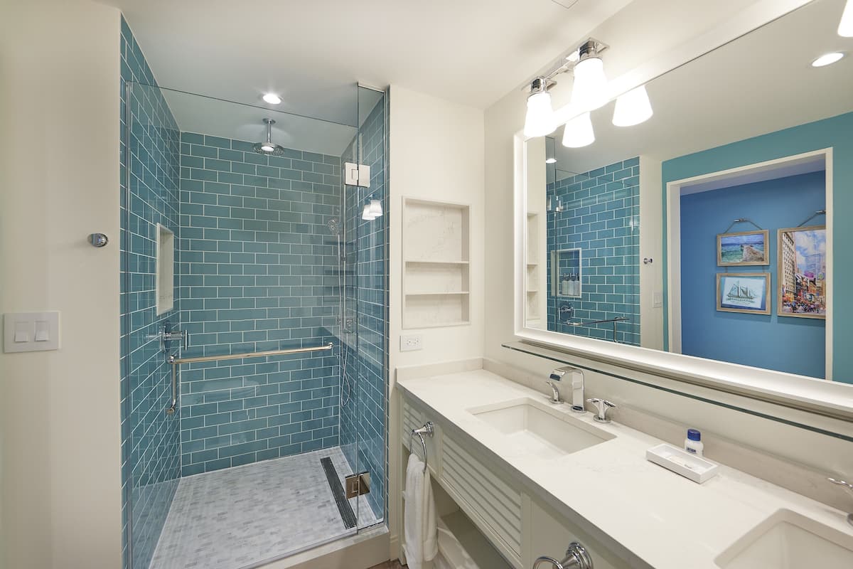 shower, rainfall showerhead, free toiletries, hair dryer