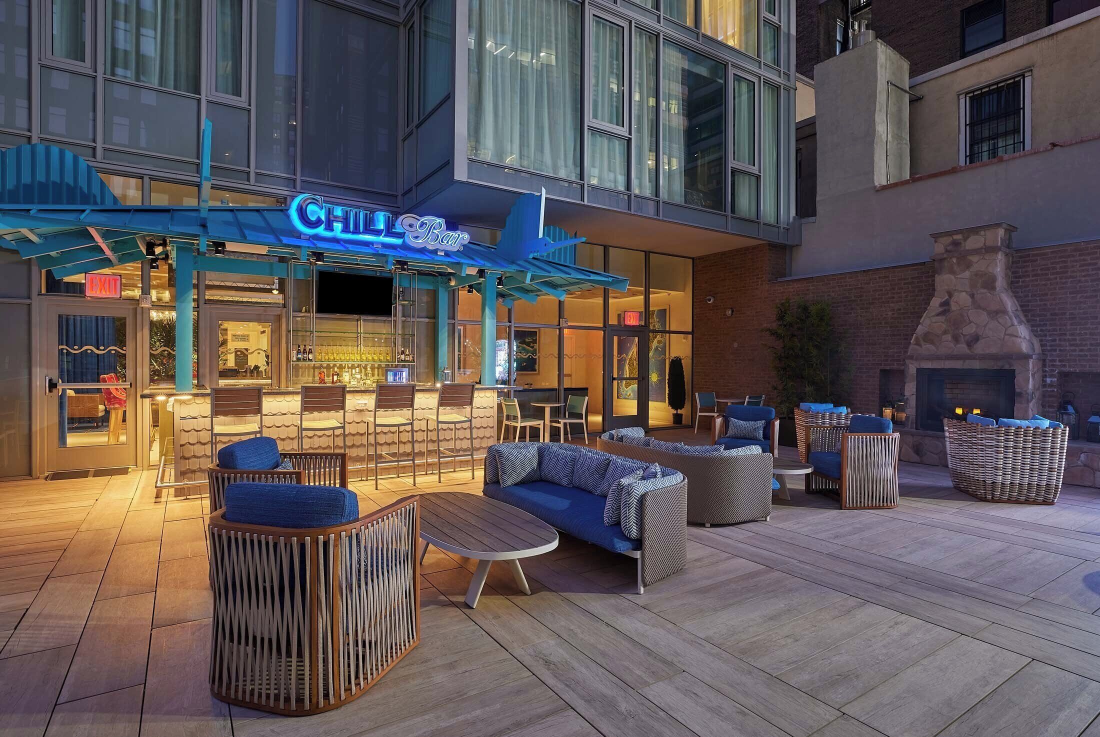 serves lunch and dinner