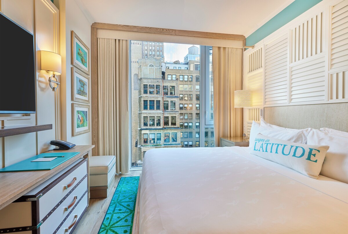 Hypo-allergenic bedding, in-room safe, desk, laptop workspace