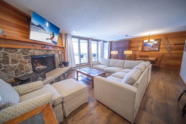 Deluxe Condo, Multiple Beds, Mountain View (Montezuma 1770) | Exterior