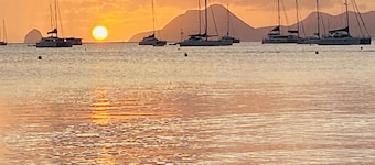 Maelya House est située prÚs des plus belles plages de Martinique
