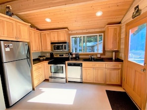 Cabin (Tatoosh Base Camp) | Private kitchen - Tatoosh Base Camp (Packwood)
