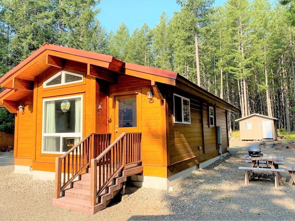 Cabin (Tatoosh Base Camp) | Exterior