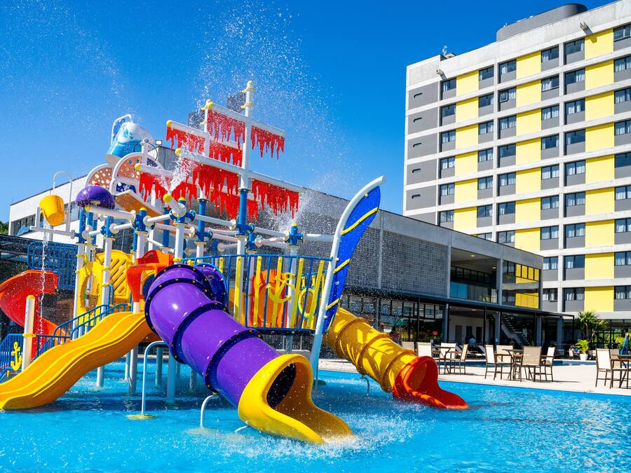 3 outdoor pools, open 9:00 AM to 10:00 PM, free cabanas, pool umbrellas