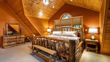 4 bedrooms, desk, iron/ironing board, free WiFi