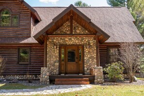 Exterior detail - Spacious Lakefront Lodge, Kayaks/Canoes Included! Pet Friendly! (Tomahawk)