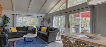 Renovated Modern Chalet - Swim, Hike, Bike, Fish, Ski, Skate, Shop, Dine, Relax!