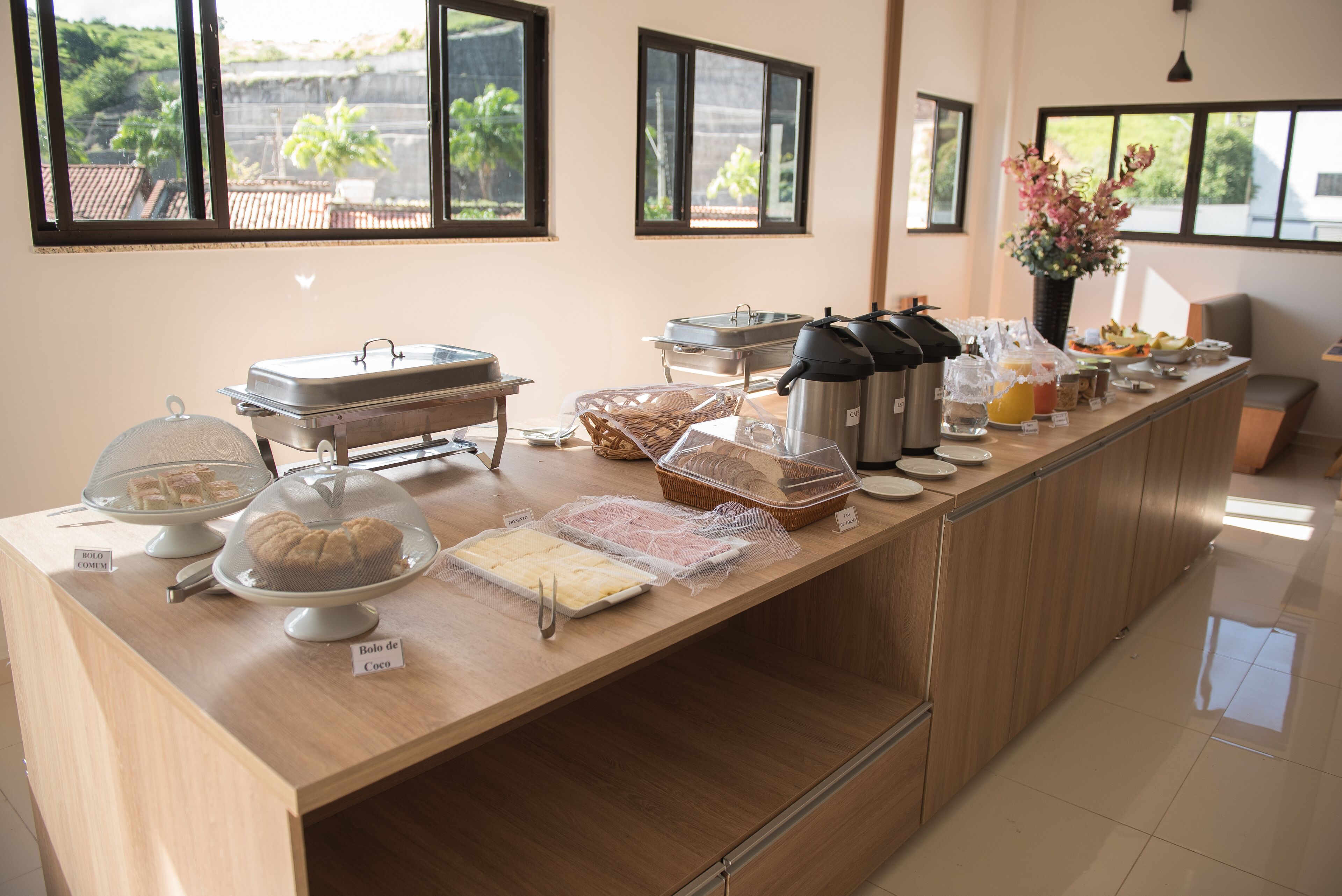 free daily continental breakfast