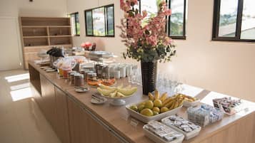 Café da manhã continental grátis todos os dias