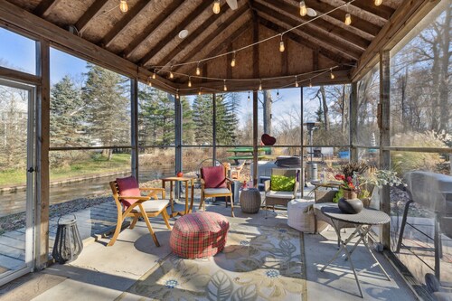 Snuggle time is great at the LiL Carrot waterfront on Big Wolf Lake