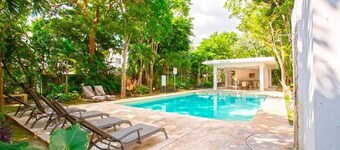 Casa Pez Vela -Entire Place with AC / WIFI / Great for Families/Private security