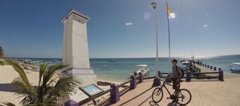 Casa Pez Vela -Entire Place with AC / WIFI / Great for Families/Private security