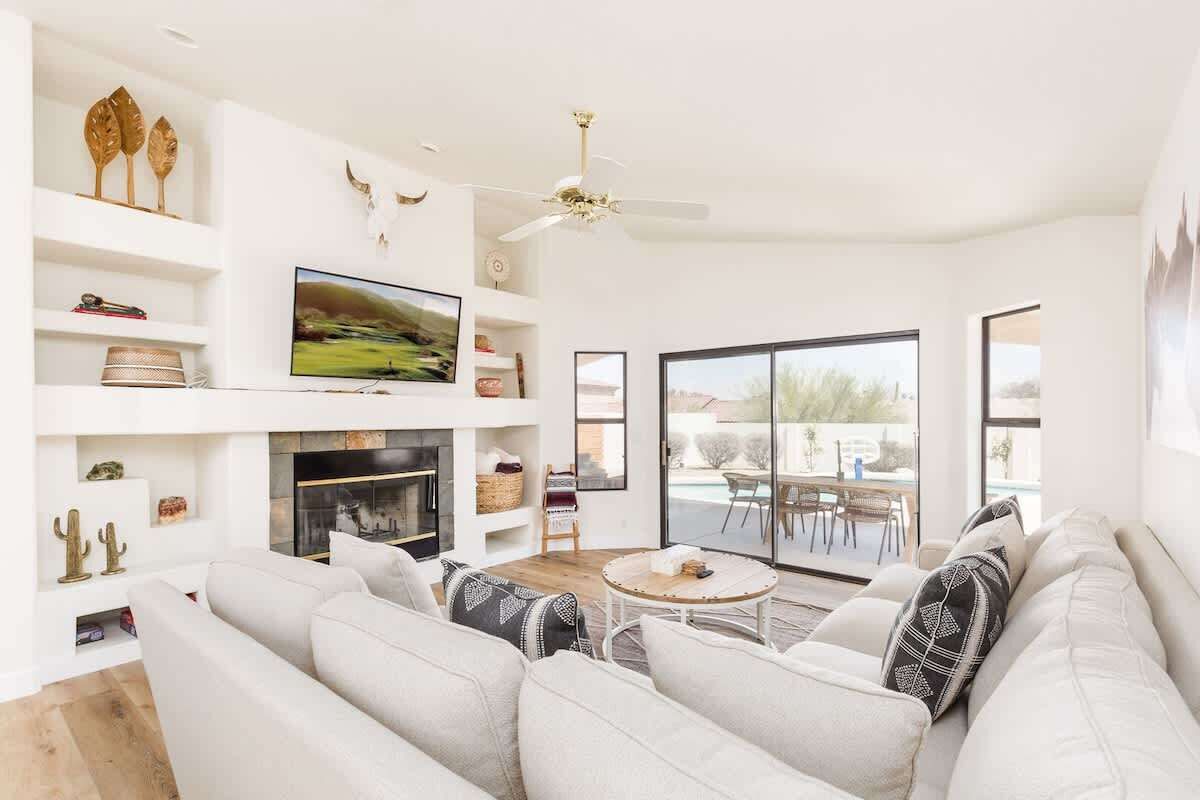Smart TV, fireplace, offices