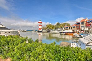 Marina - Relax By Pool: Harbour Town Resort Condo (Hilton Head Island)