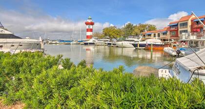Relax By Pool: Harbour Town Resort Condo