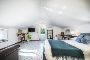 5 bedrooms, iron/ironing board, travel cot, free WiFi