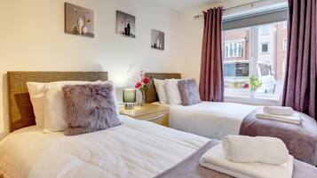 2 bedrooms, iron/ironing board, free WiFi, bed sheets