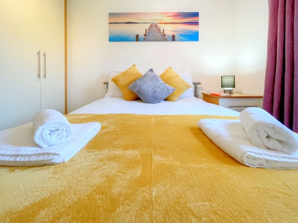 2 bedrooms, iron/ironing board, free WiFi, bed sheets