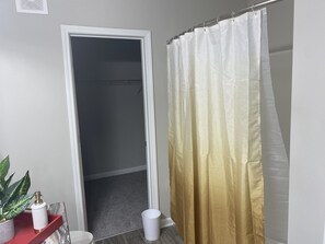 Duschwanne, Toilettenpapier