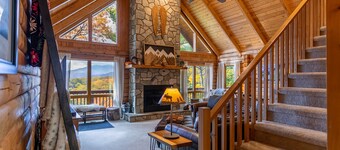 Angels Envy: Spacious Mountain Getaway | Long-Range Views + Hot Tub