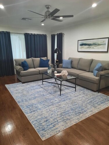 Luxurious Beautiful 2 bedroom apartment