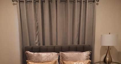 Luxurious Beautiful 2 bedroom apartment