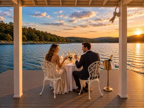 Outdoor dining - Lake Travis Luxury Estate, Private Heated Pool, Multiple Spas, Weddings Welcome! (Leander)