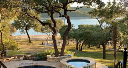 Lake Travis Luxury Estate, Private Heated Pool, Multiple Spas, Weddings Welcome!