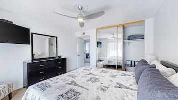 4 bedrooms, iron/ironing board, internet, bed sheets