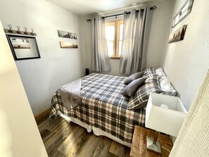 2 chambres, fer et planche à repasser, Wi-Fi gratuit, draps fournis