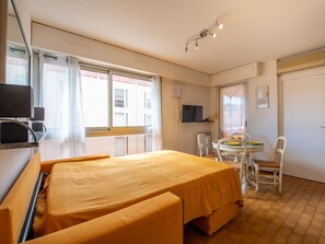 1 Schlafzimmer, Reisekinderbett, kostenloses WLAN, Bettwäsche