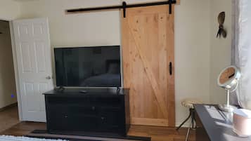 3 chambres, fer et planche à repasser, Wi-Fi gratuit, draps fournis
