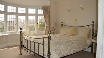 4 bedrooms, iron/ironing board, travel cot, WiFi