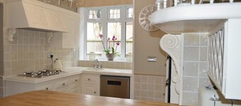 Large four bedroom home near country walks & beach