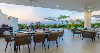 Beautiful Modern Villa Ferraj, Amazing Sea Views!