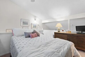 3 bedrooms, iron/ironing board, travel crib, free WiFi