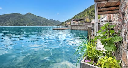 Casa Tamè - Pieds dans l'eau, Melide, Switzerland