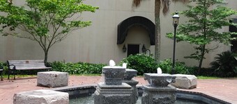 Beautiful 3bd home with LARGE deck!