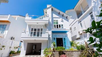 Mặt tiền nơi lưu trú