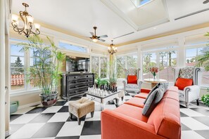 TV - 1920's mansion with private pool, theater room & central location (Phoenix)