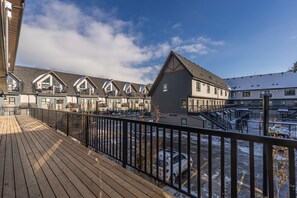 Exterior - Three Townhouse Combo - Families and Large Groups (Canmore)