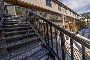 Exterior - Three Townhouse Combo - Families and Large Groups (Canmore)