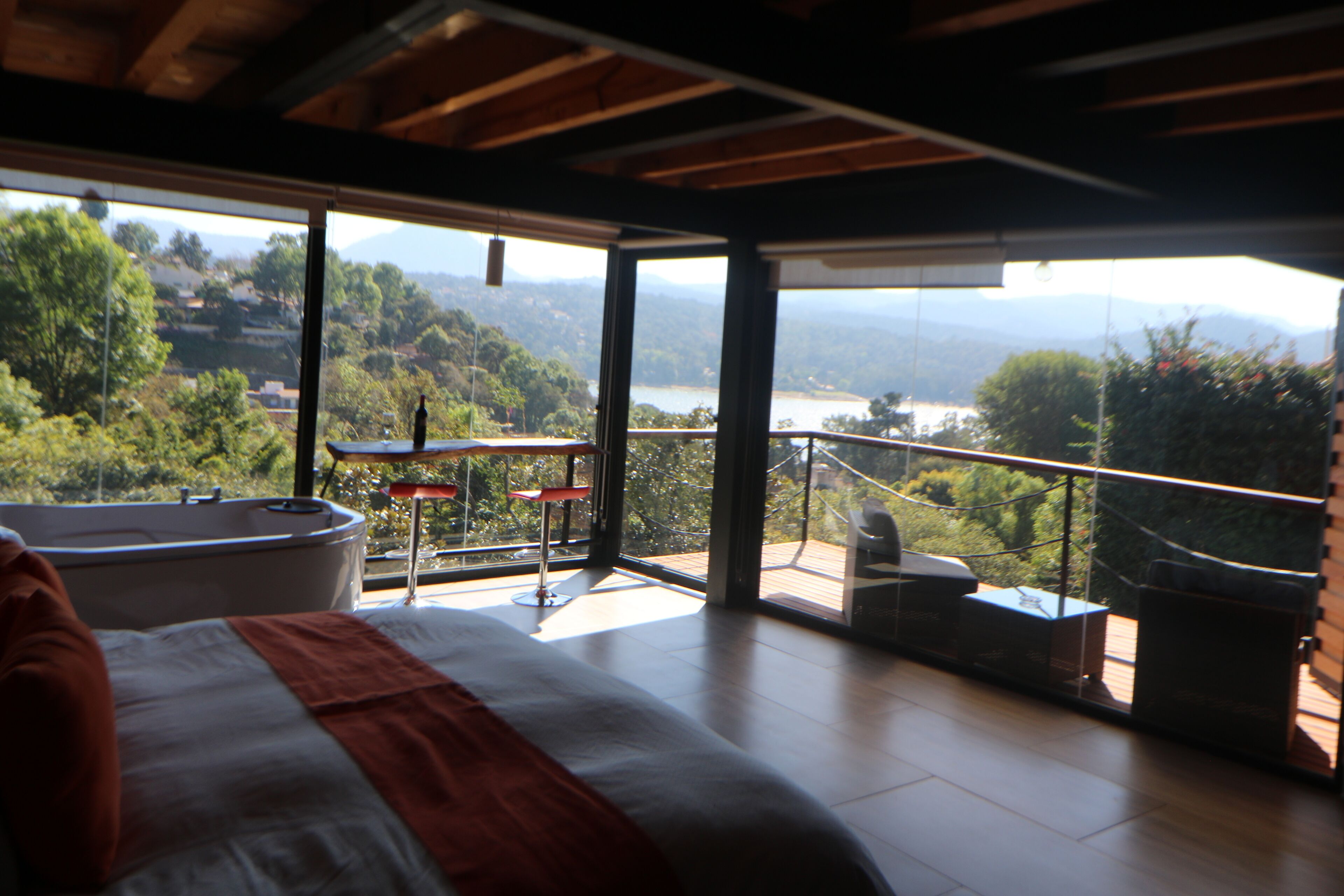 Suite Premium | 1 habitación, ropa de cama de alta calidad y edredón 