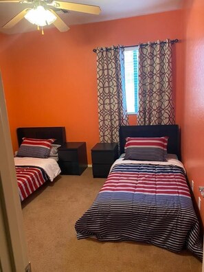 4 chambres, bureau, fer et planche Ă repasser, Wi-Fi gratuit