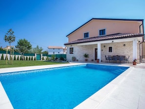 House | Pool