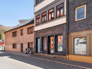 Apartment | Exterior - Stylish Apartment With Terrace in Sonneberg (Sonneberg)
