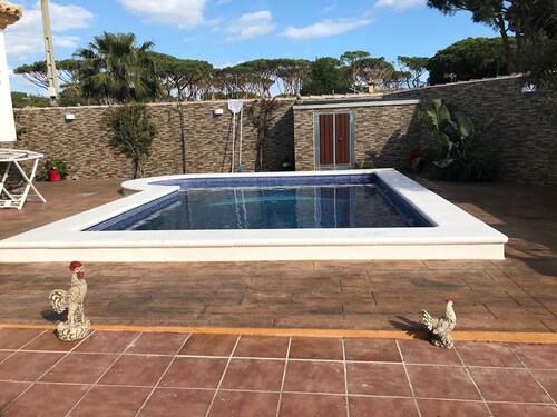 Cosy Holiday Home in Chiclana de la Frontera With Patio