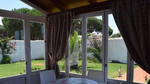 Ferienhaus | Wohnzimmer | Kamin