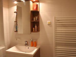 Apartment | Bathroom