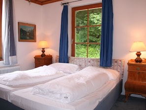Apartment | 3 bedrooms, bed sheets